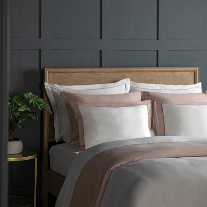 Isla Duvet White/Blush Set King