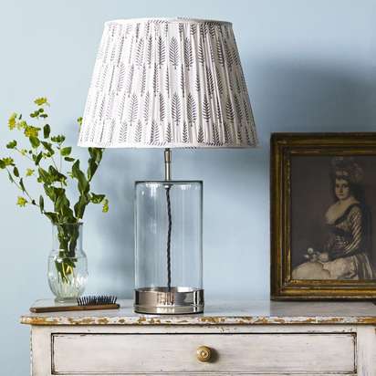 Regular Wisteria table lamp in nickel and clear glass