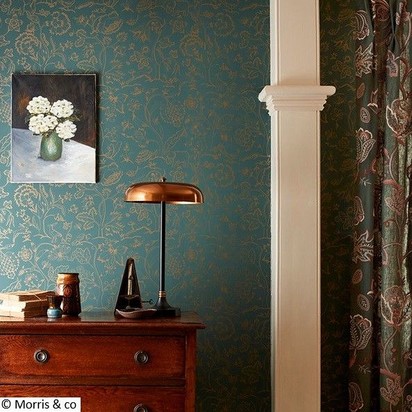 Porcini table lamp in black with antique brass finish