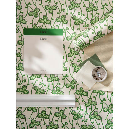 Clover 01 : Green Botanicals - Wallpaper