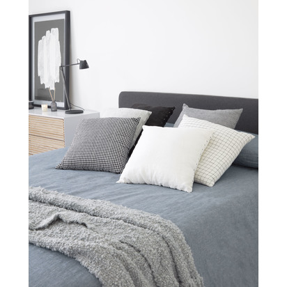 Maialen 100% linen cushion cover with white squares and black grid 45 x 45 cm