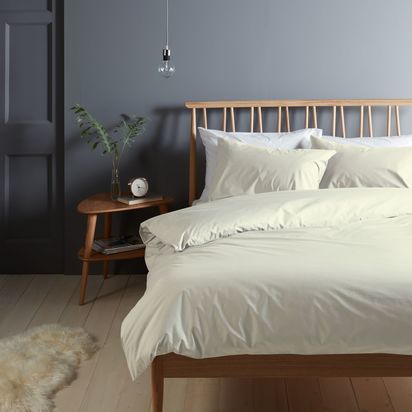 John Lewis Crisp & Fresh Egyptian Cotton Percale 200 Thread Count Deep Fitted Sheet Cream | W180.00cm * D200.00cm