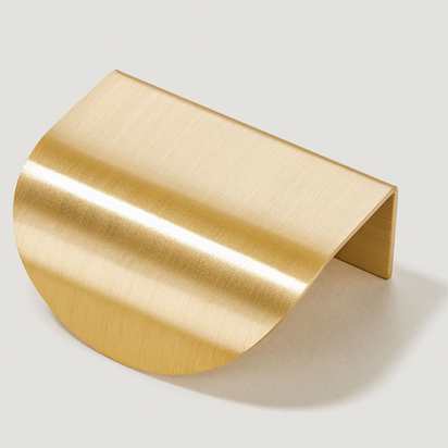 MERCURY Curved Lip Pull Handle - Brass - 123mm