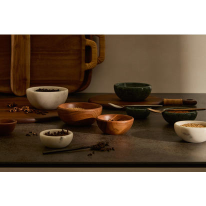 Sardis small round serving board FSC 100% acacia wood and rattan