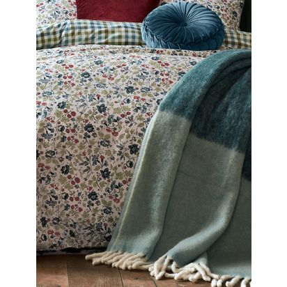 Laura Ashley Bronwen Throw Blue | L130cm x W170cm