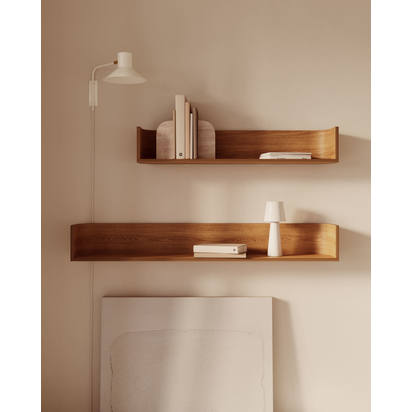 Aria small steel wall light with white finish. UK adapter