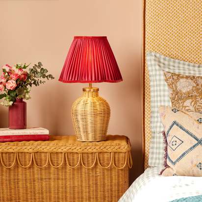 Smaller Rattle rechargeable table lamp