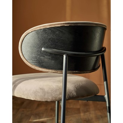 Open uri20241129 19446 zph5br?1732845947