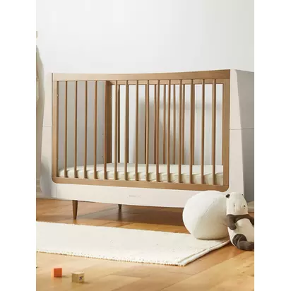 Snüz Snüzkot Skandi Cotbed Cashmere/Walnut | H89 x W72 x D133cm