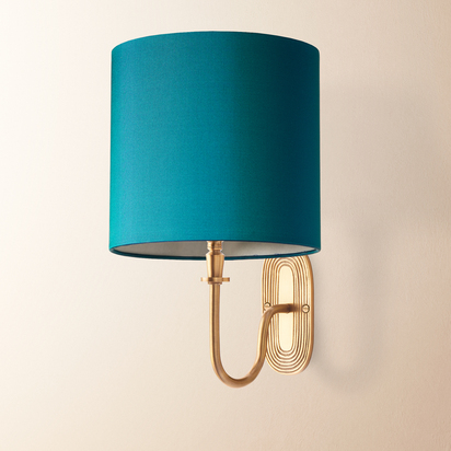 Loop wall fitting in brass