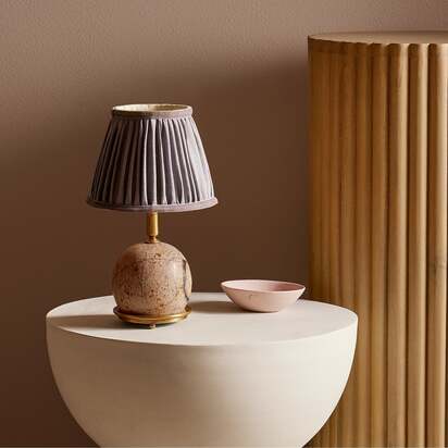 Ferdy rechargeable table lamp in natural marble