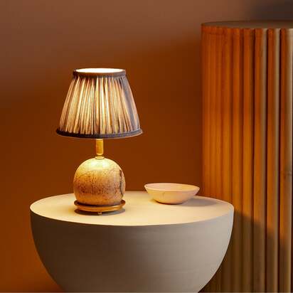 Ferdy rechargeable table lamp in natural marble