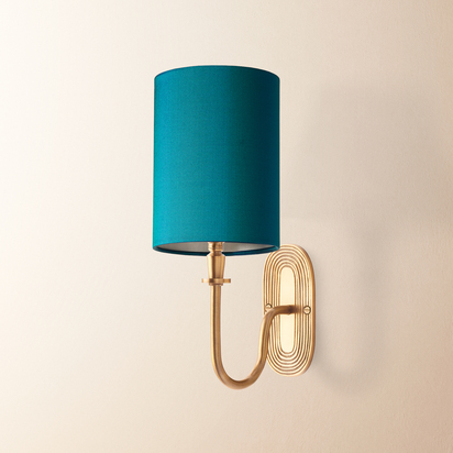 Loop wall fitting in brass
