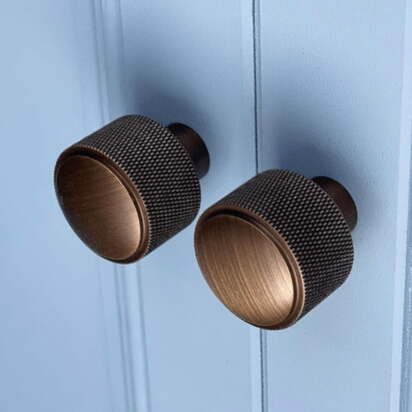 HUMBOLDT Knurled Button Knob - Antique Brass - Default Title