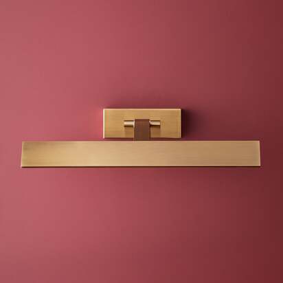 Smaller Pelton picture light in brass