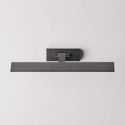 Smaller Pelton picture light in black