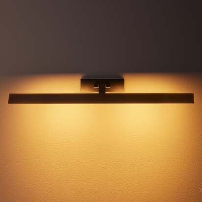 Larger Pelton picture light in black