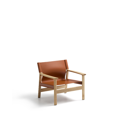 Jan armchair made of light brown recycled leather fibres and FSC 100% solid ash wood with