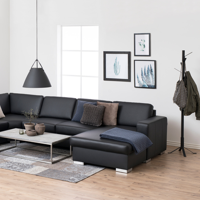 Huxley 2 Coat Rail in Black