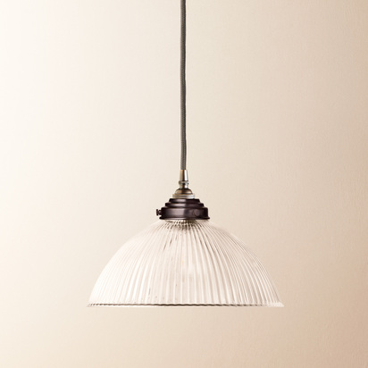 Cupola pendant in clear prismatic glass
