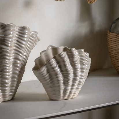 Ashshire Vase Small Reactive White 235x100x155mm  - Small