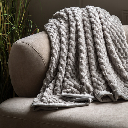 Crangate Velvet Knitted Throw Grey