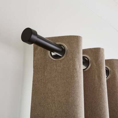 Trinity Extendable Metal Eyelet Curtain Pole