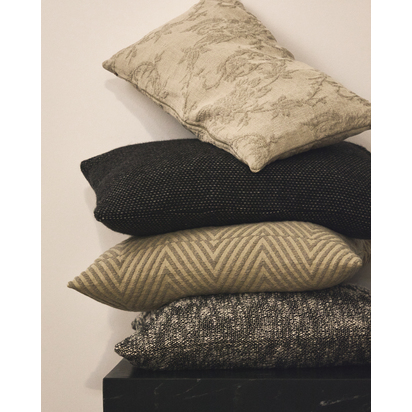 Mevia cushion cover in beige and black linen blend 50 x 50 cm