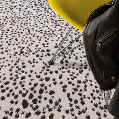 Chatsworth 3 066x240cm Black Spotty Rug MU11