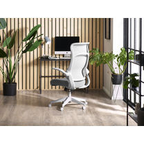 Open uri20250912 25081 v604zg?1757697667