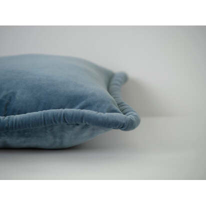 Cushion 04, Blue Velvet