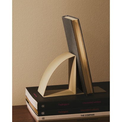 Mistra beige iron bookend