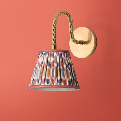 Quingo rechargeable wall fitting in brass