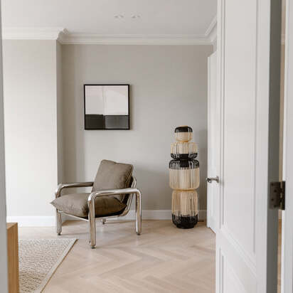 At Ease - Medium / Black