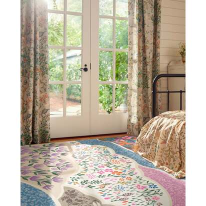 Flower Fields Pastel Multicolour Flatwoven Rug - 245 x 305 cm - Rug + Pad System