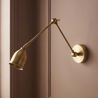 Pick wall light in brass