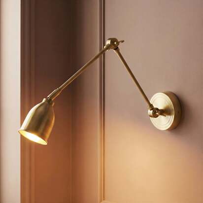 Pick wall light in brass