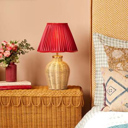 Smaller Rattle rechargeable table lamp