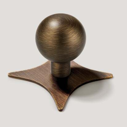 BOBBIN Ball Knob - Antique Brass - Knob with Star Backplate