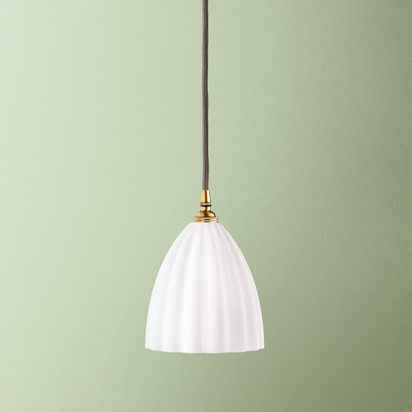 Smaller Scallop in opaline glass