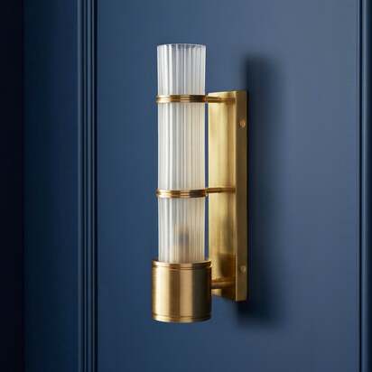 Jet wall light in brass and frosted glass