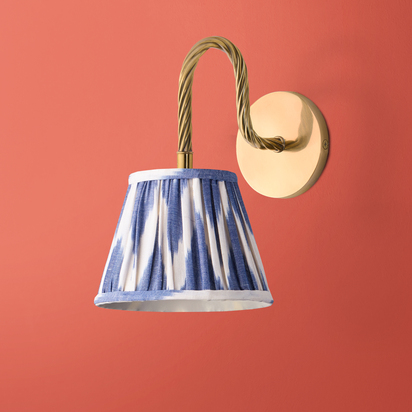 Quingo rechargeable wall fitting in brass