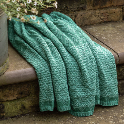 Fenstead Knitted Herringbone Throw Green