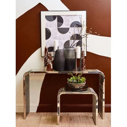 Vioerstead Console Table