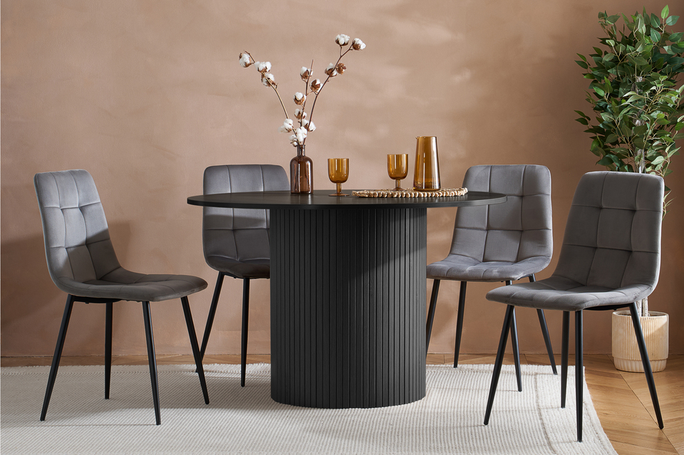 Axerditblk axel 20round 20dining 20table rs3.jpg