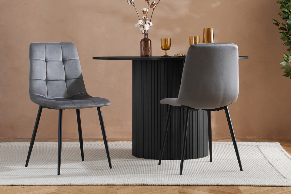 Axerditblk axel 20round 20dining 20table rs2.jpg