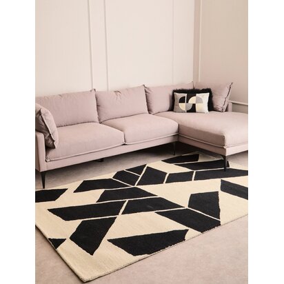 Niaestead Milana Large Black and White Geometric Rug