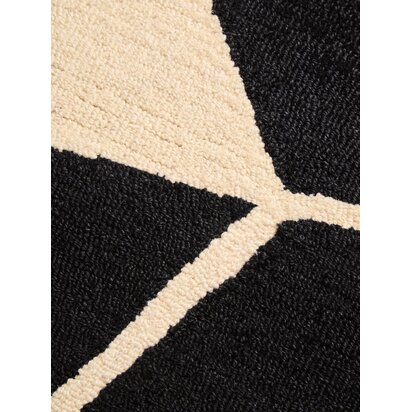 Niaestead Milana Large Black and White Geometric Rug
