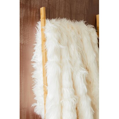 Niaestead Lamina Cream Fur Throw
