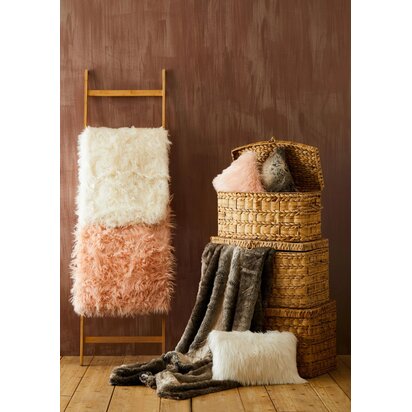 Niaestead Lamina Pink Throw